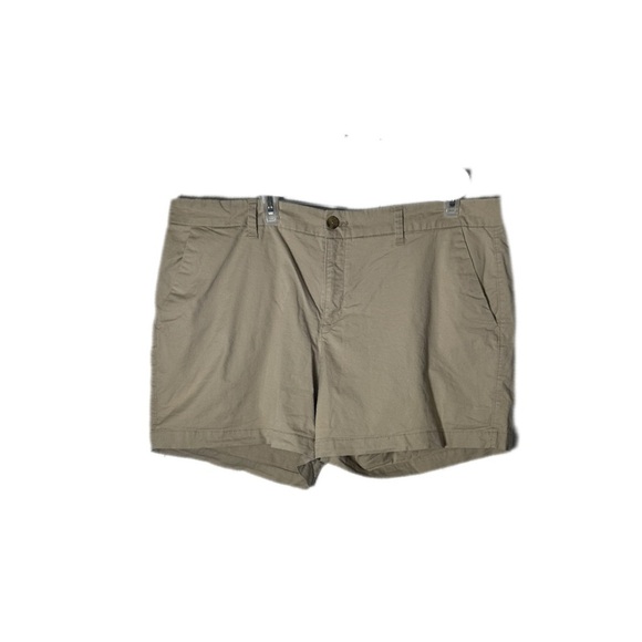 Old Navy Women's Khaki Flat Front Shorts - Picture 1 of 3